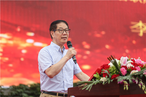 四川省陶行知研究會(huì)職業(yè)教育專(zhuān)業(yè)委員會(huì)理事長(zhǎng)李代慧先生講話.jpg